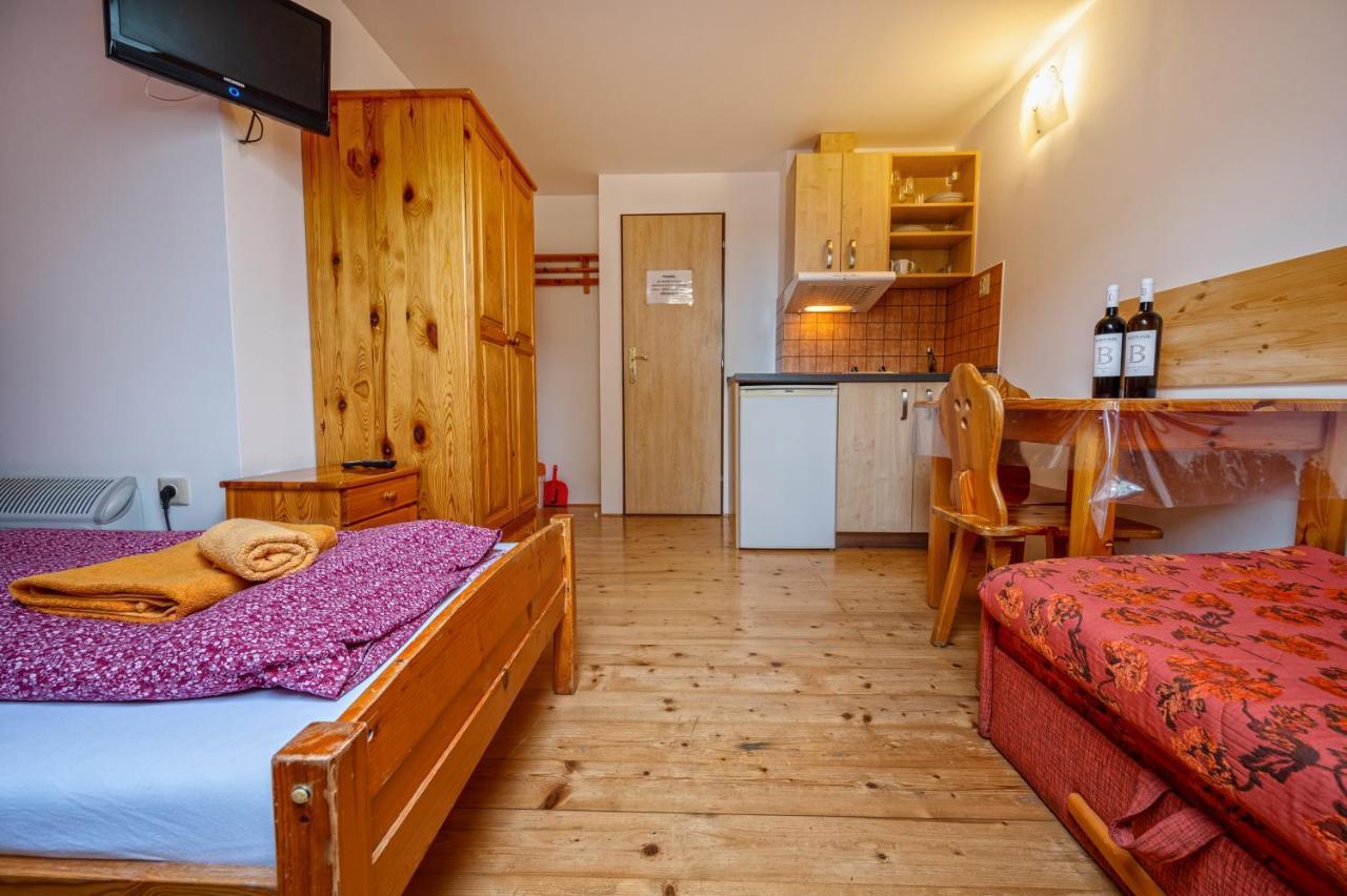 Penzion U Kostela Mikulčice Esterno foto
