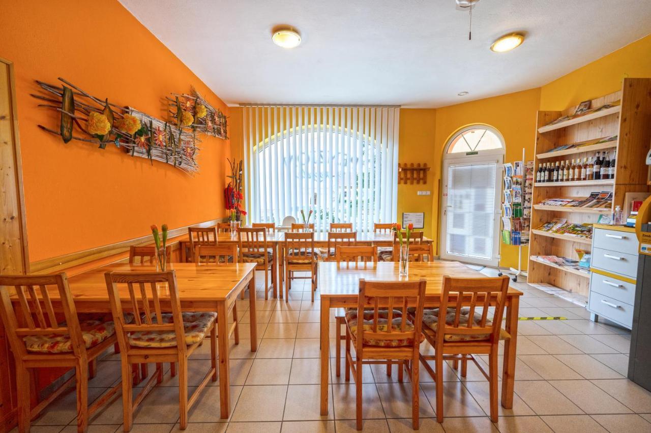 Penzion U Kostela Mikulčice Esterno foto